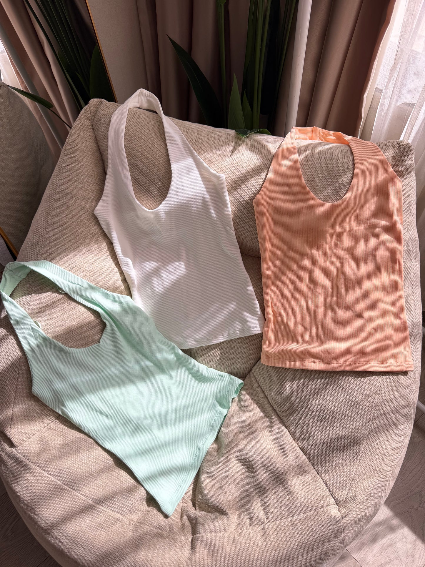 Ribbed halter basic