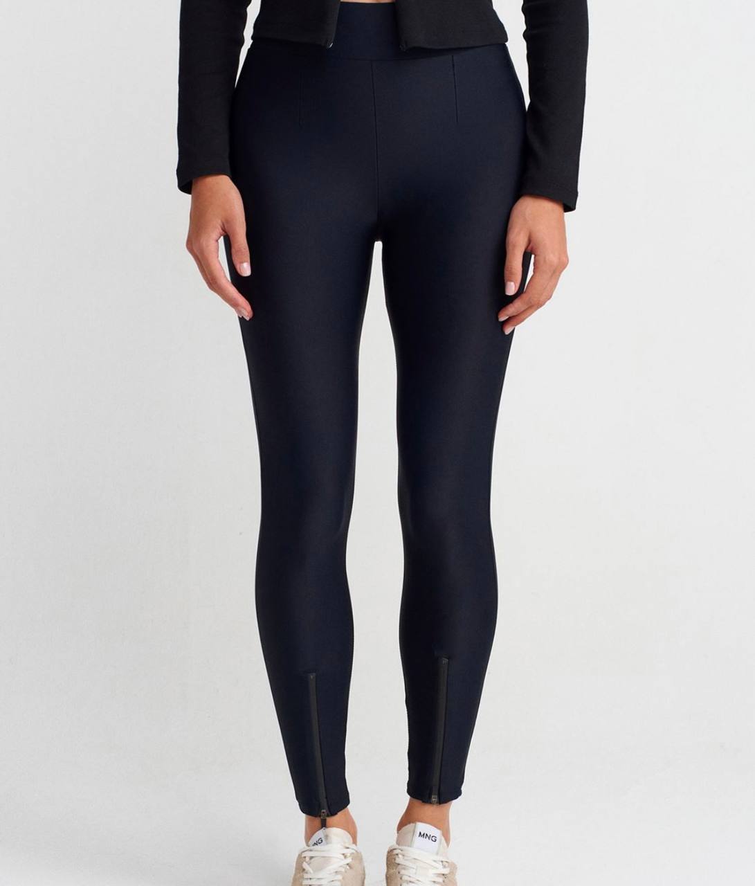 Zipper legging